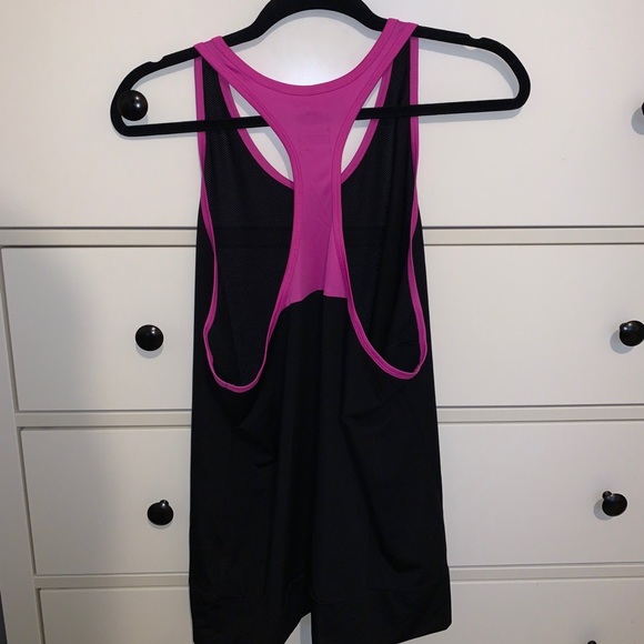 North Face Women’s Workout Tanktop - Picture 2 of 4